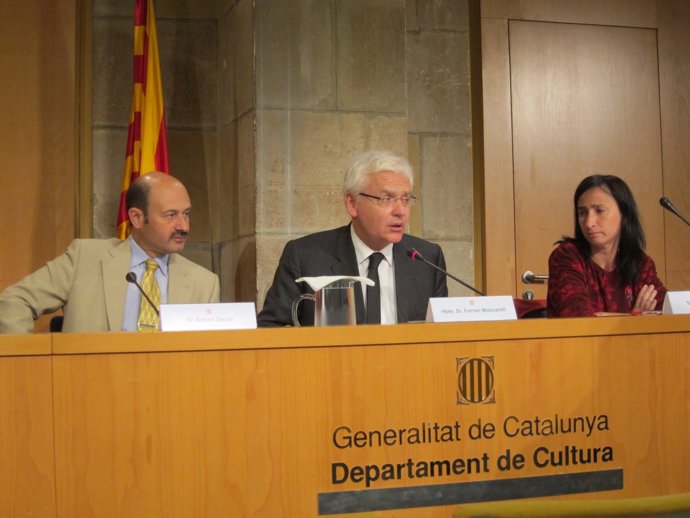 Firma del convenio de colaboración entre Cultura y el Gremi de Llibreters