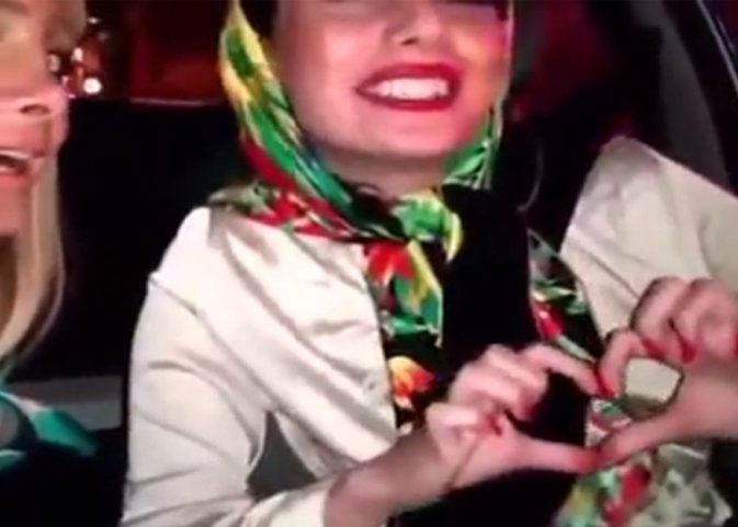 TRÁGICO FINAL UNAS IRANÍES SE HACEN UN SELFIE