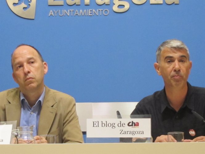 Los concejales de CHA Carmelo Asensio y Juan Martín