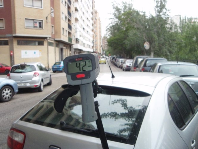 Radar instalado por Pedalea en una vía pacificada
