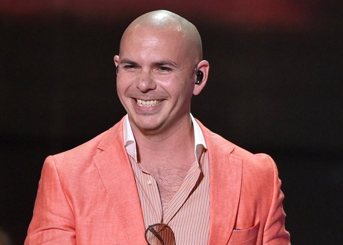 Pitbull demanda a una marca de vodka por usar su nombre
