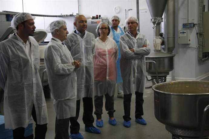 Jaime García Legaz visita a la empresa La Niña del Sur de Alquerías