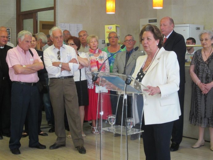 Rita Barberá en el Centro de Personas Mayores de Campanar