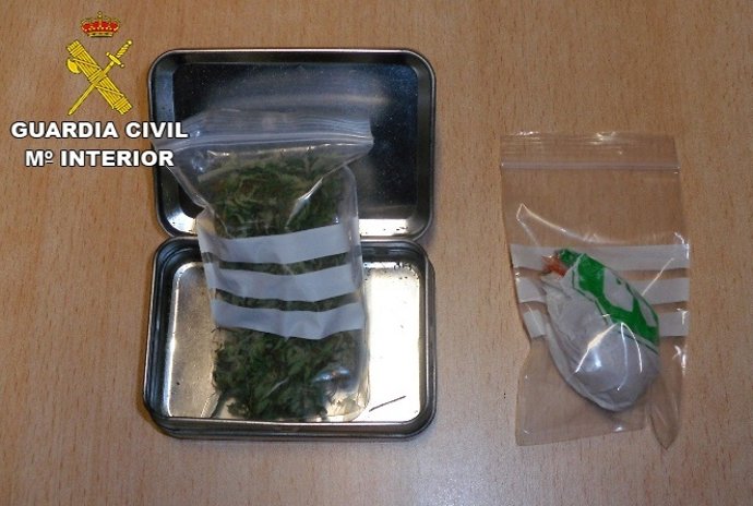 Imagen de la droga intervenida en Santa Olaja de la Ribera (León).