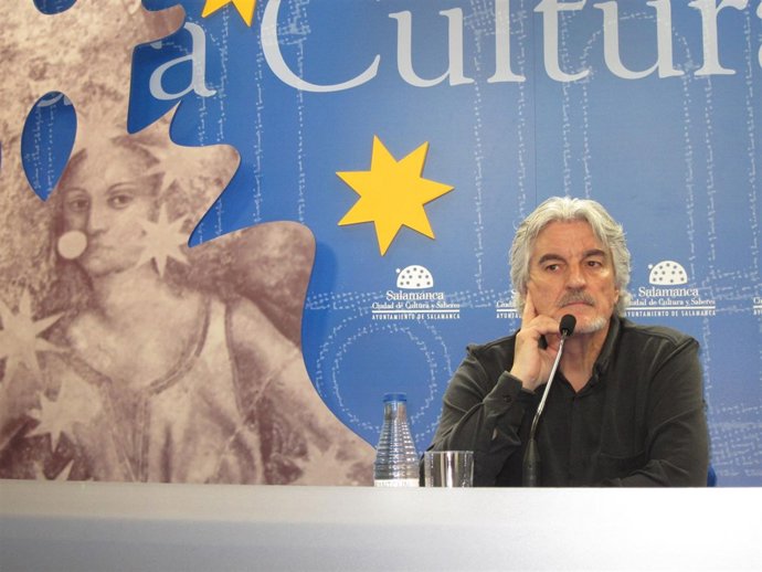 El dramaturgo Ángel González Quesada en el Liceo de Salamanca