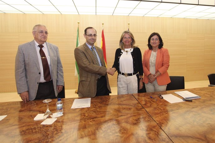 Firma convenio entre Marbella y Colegio de Médicos