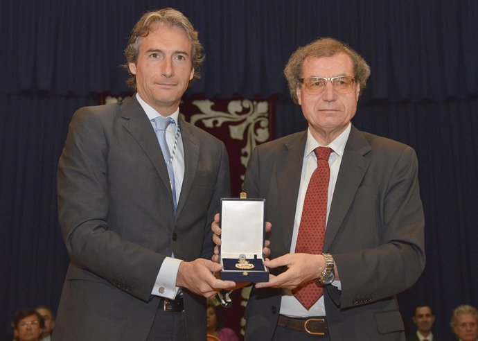 Medalla Oro de Santander al Ateneo