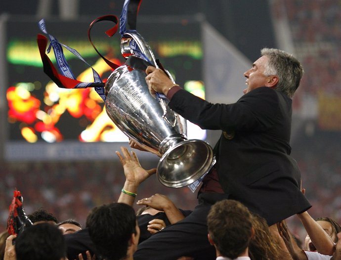El italiano Carlo Ancelotti en la Champions de 2007