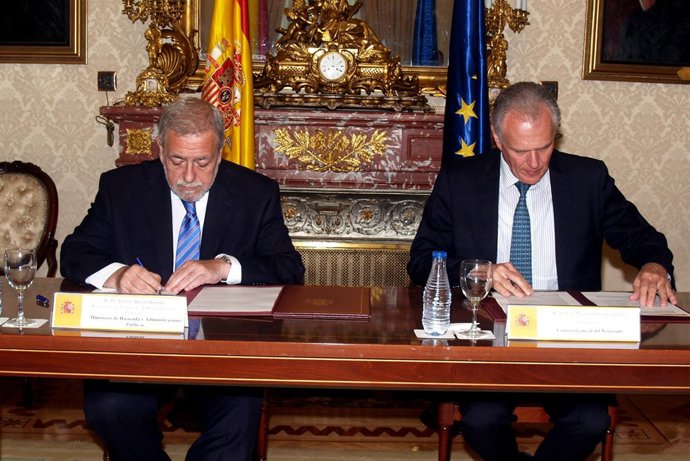 Firma acuerdo entre Antonio Beteta y José Manuel García Collantes