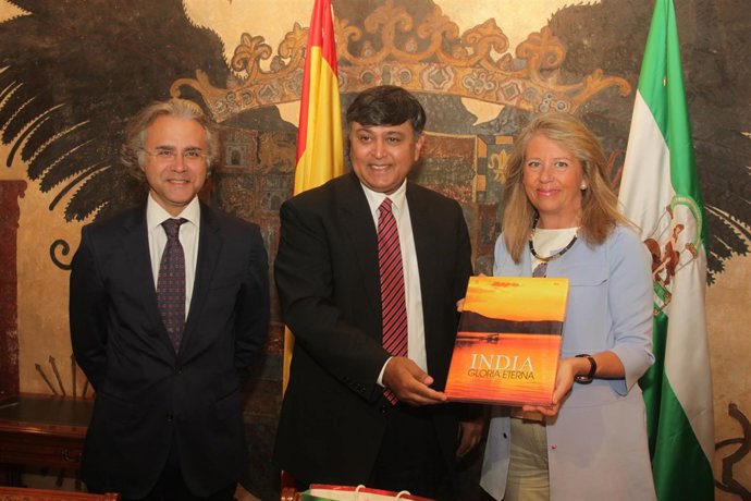 Alcaldesa marbella Ángeles Muñoz, Embajador Indio Sunil Lal
