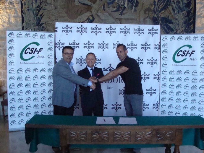 Firma de acuerdo entre CSIF y el Parador de Jaén