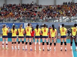 España no puede con Montenegro ante un pabellón de Coslada abarrotado