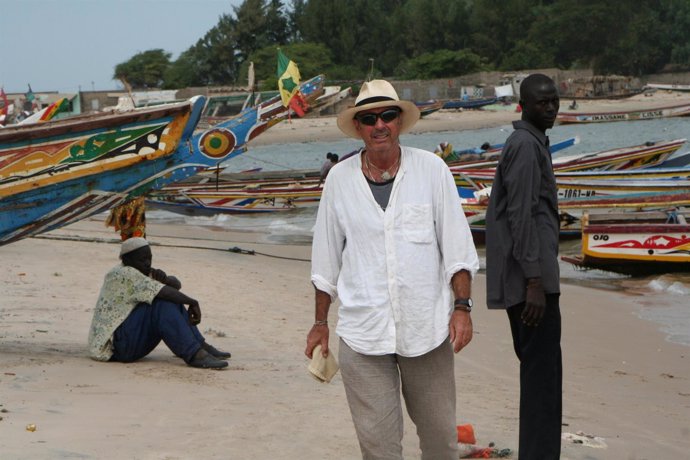El cantante Lluís Llach en Senegal