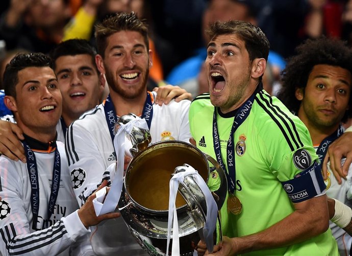 Iker Casillas con la Champions