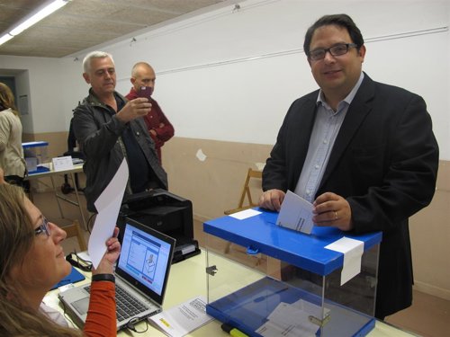 El candidato de UDC a las europeas F.Gambús