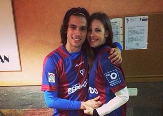 A PESAR DE LAS CRÍTIAS JOTA PELETEIRO EL NOVIO DE JESSICA BUENO EIBAR A PRIMERA