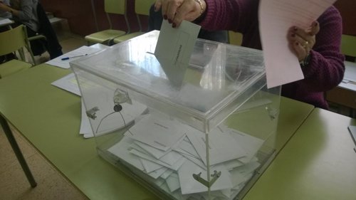 Urna de votación en las elecciones al Parlamento Europeo de 2014