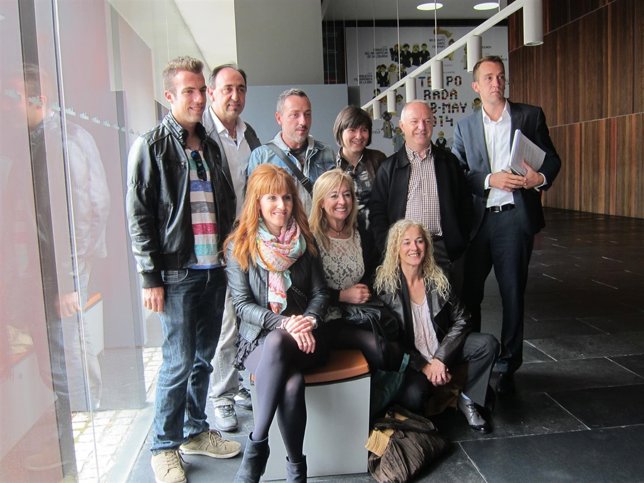 Lacunza, a la derecha, junto a repesentantes de las compañías navarras