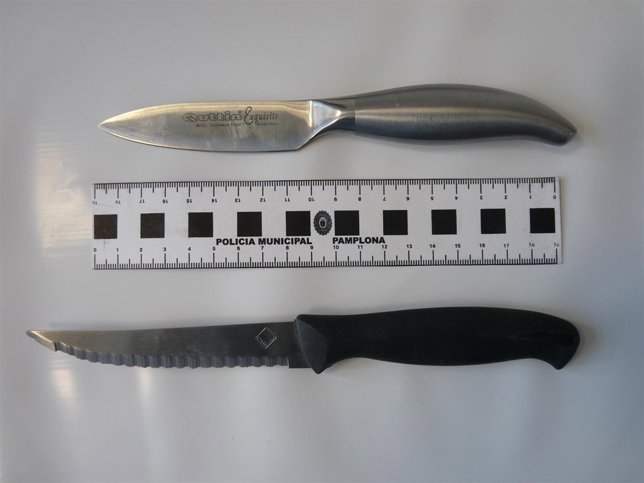 Cuchillos incautados al detenido