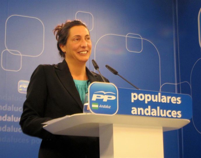 La secretaria general del PP-A, Dolores Lóepz Gabarro, hoy en rueda de prensa
