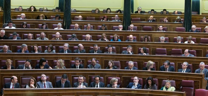 Alfredo Pérez Rubalcaba y los diputados del PSOE