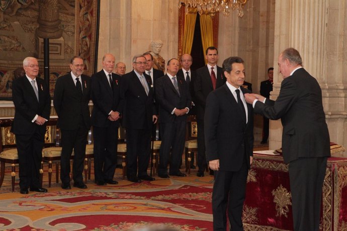 El Rey Impone A Sarkozy La Insignia De La Orden Del Toisón De Oro