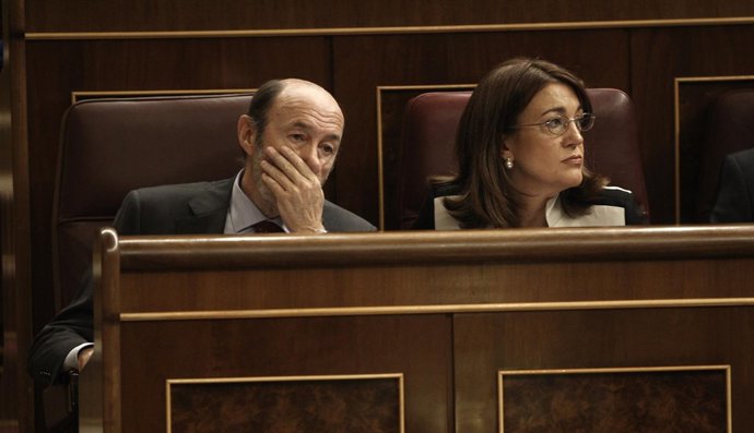 Alfredo Pérez Rubalcaba y Soraya Rodríguez en el hemiciclo