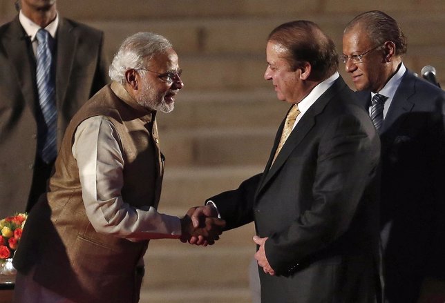 Primer ministro indio, Narendra Modi, recibe a homólogo paquistaní, Nawaz Sharif