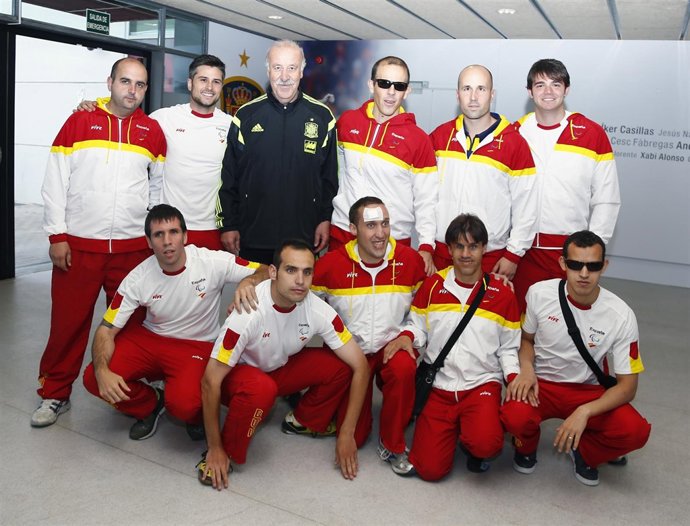 La selección española de fútbol 5 para ciegos con Del Bosque