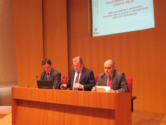 Asier Abaunza, José Luis Sabas y Tomás del Hierro.