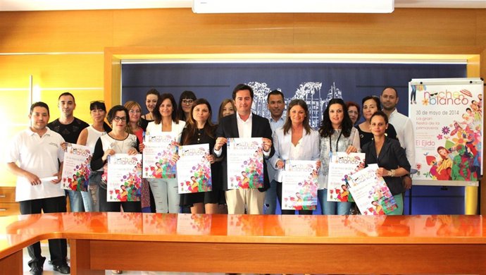 Góngora presenta la II edición de la Noche en Blanco de El Ejido