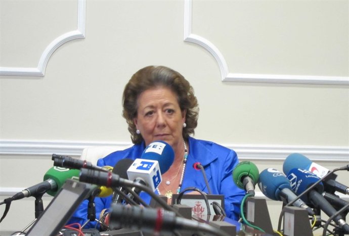 Barberá en la rueda de prensa para hablar de los datos del 25M