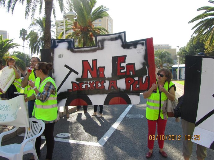 ÛNo em deixes a peu'