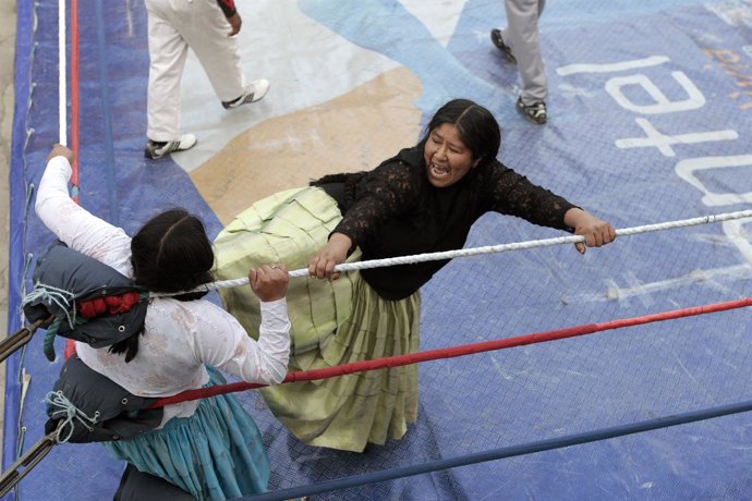 Las luchas de mujeres sobre el ring se ha convertido en un atractivo turístico