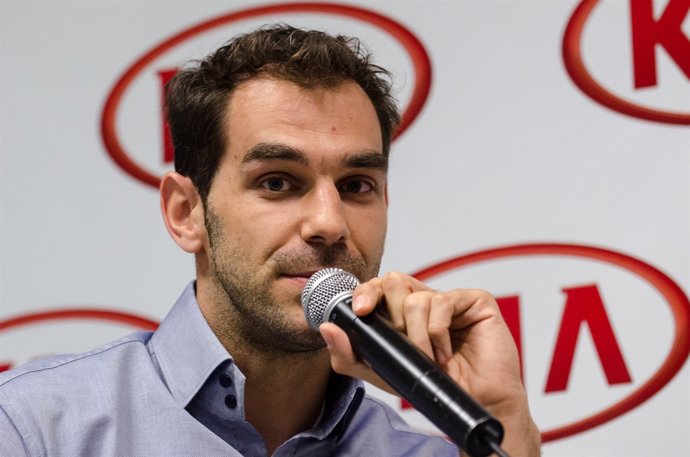 José Manuel Calderón en ujn acto con Kia