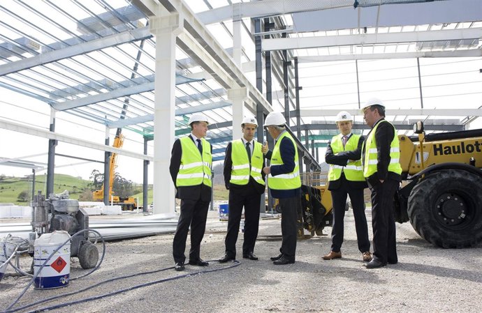 Diego visita las obras de Tubacex