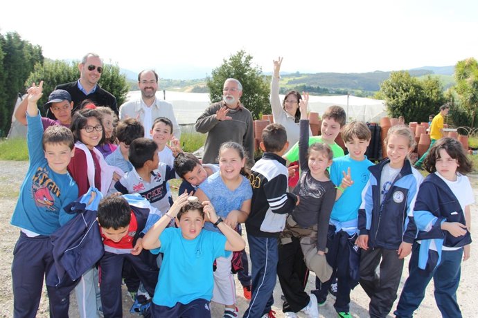 Niños participantes en el aula 