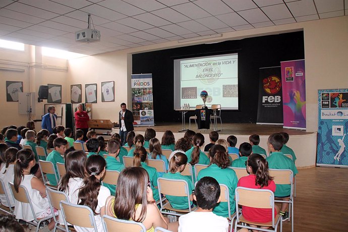 Charla de hábitos saludables en la Escuela Paidos de Sant Fruitós
