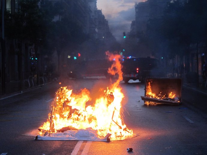 Disturbios tras la manifestación por el desalojo de Can Vies