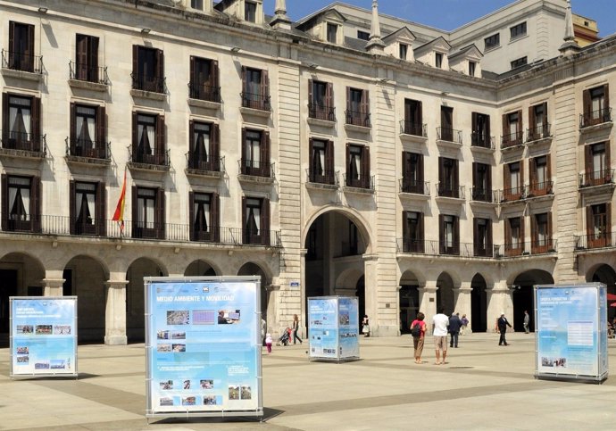 Exposición 'Santander, ciudad universitaria' en la Porticada