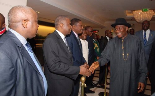 El presidente Goodluck Jonathan a su llegada a Londres