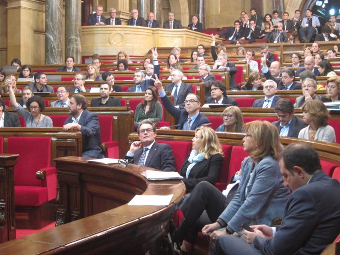 M.Rovira,O.Junqueras(ERC), pte.Artur Mas,consellers J.Ortega,I.Rigau,R.Espadaler