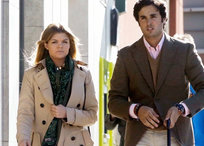 Alejandra ruiz rato en los toros con su novio