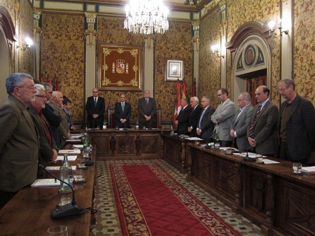 Minuto de silencio en la Diputación de Salamanca