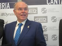 Nombela cree que la ley del aborto "mejora" la protección de la vida