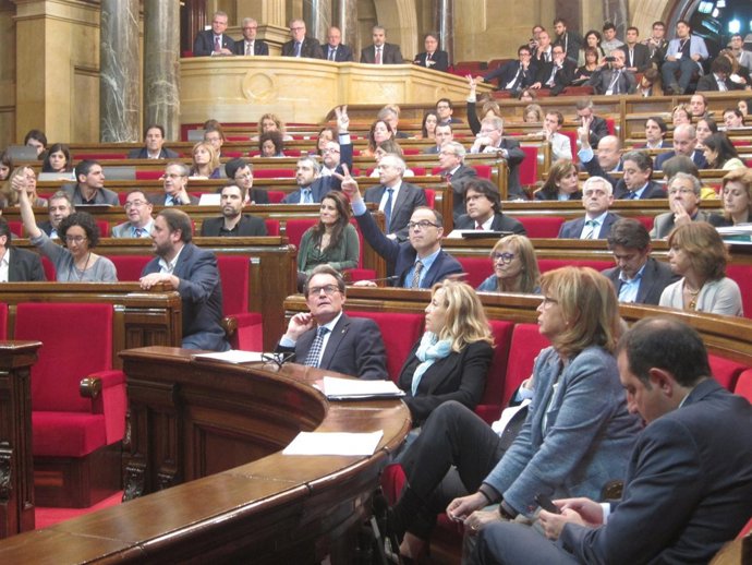 M.Rovira,O.Junqueras(ERC), pte.Artur Mas,consellers J.Ortega,I.Rigau,R.Espadaler