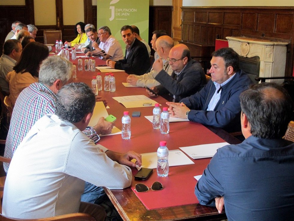 Entrega de resoluciones de la Diputación para equipamientos informáticos