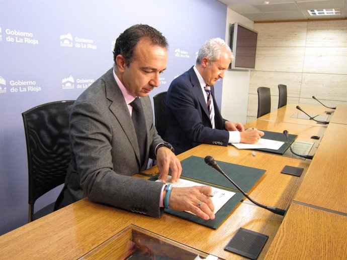 Firma convenio CaixaBank y Gobierno de La Rioja