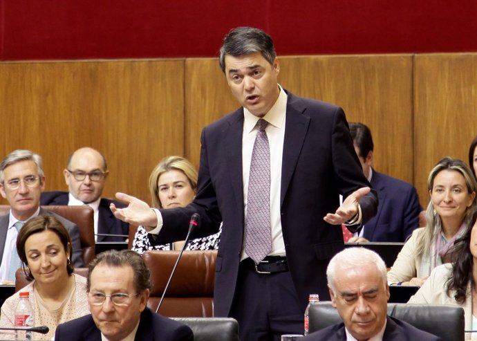 Carlos Rojas contesta a Díaz en el parlamento andaluz