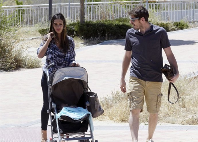 Sara Carbonero Iker Casillas Martín paseo comida